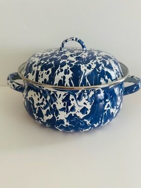 Golden Rabbit Enamelware 2.5 Quart Dutch Oven Cobalt Blue Swirl